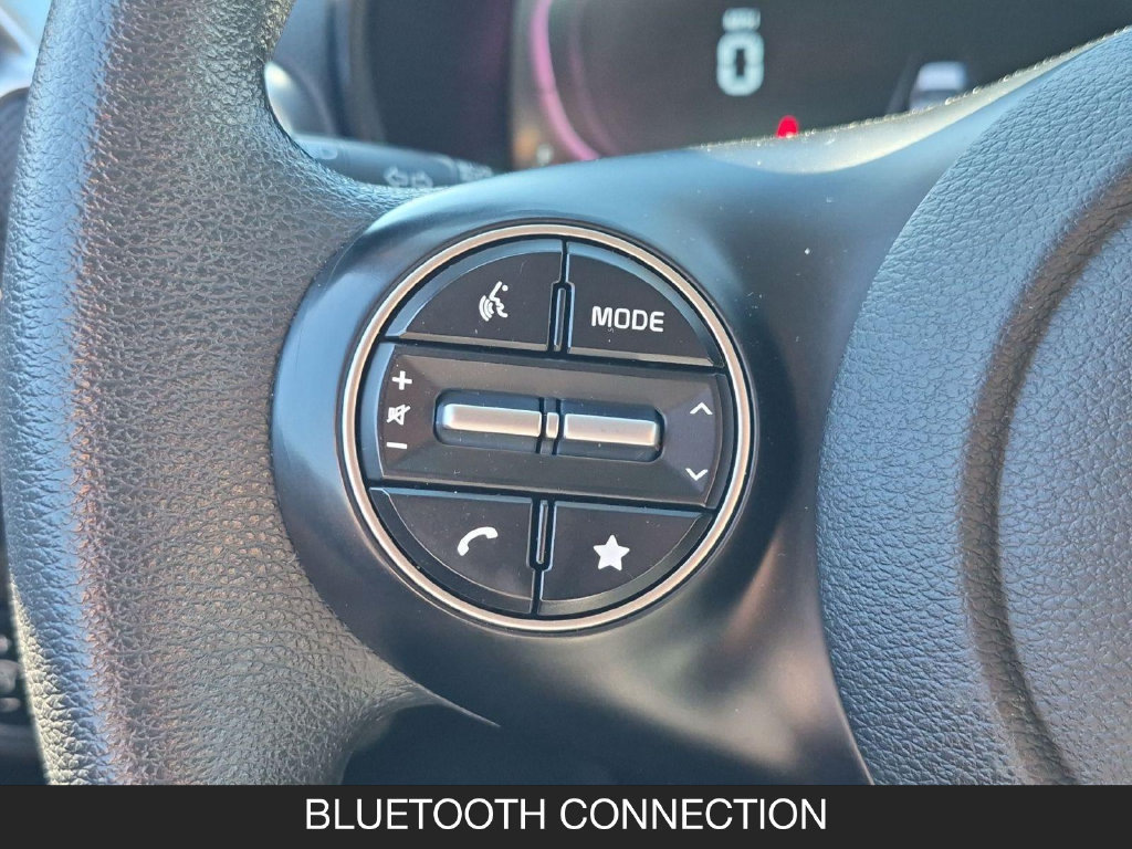 Used 2024 Kia Soul LX w/ LX Technology Package FWD image 17