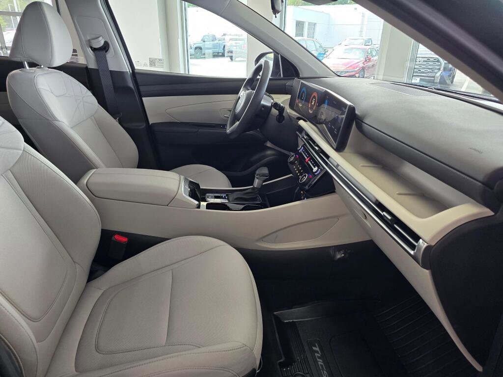 Used 2025 Hyundai Tucson SEL AWD/4WD image 44
