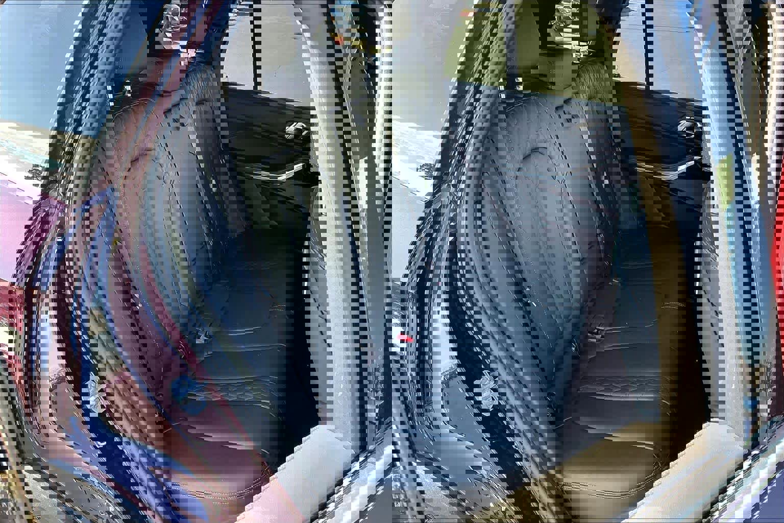 Used 2025 BMW X5 xDrive50e w/ Premium Package image 31