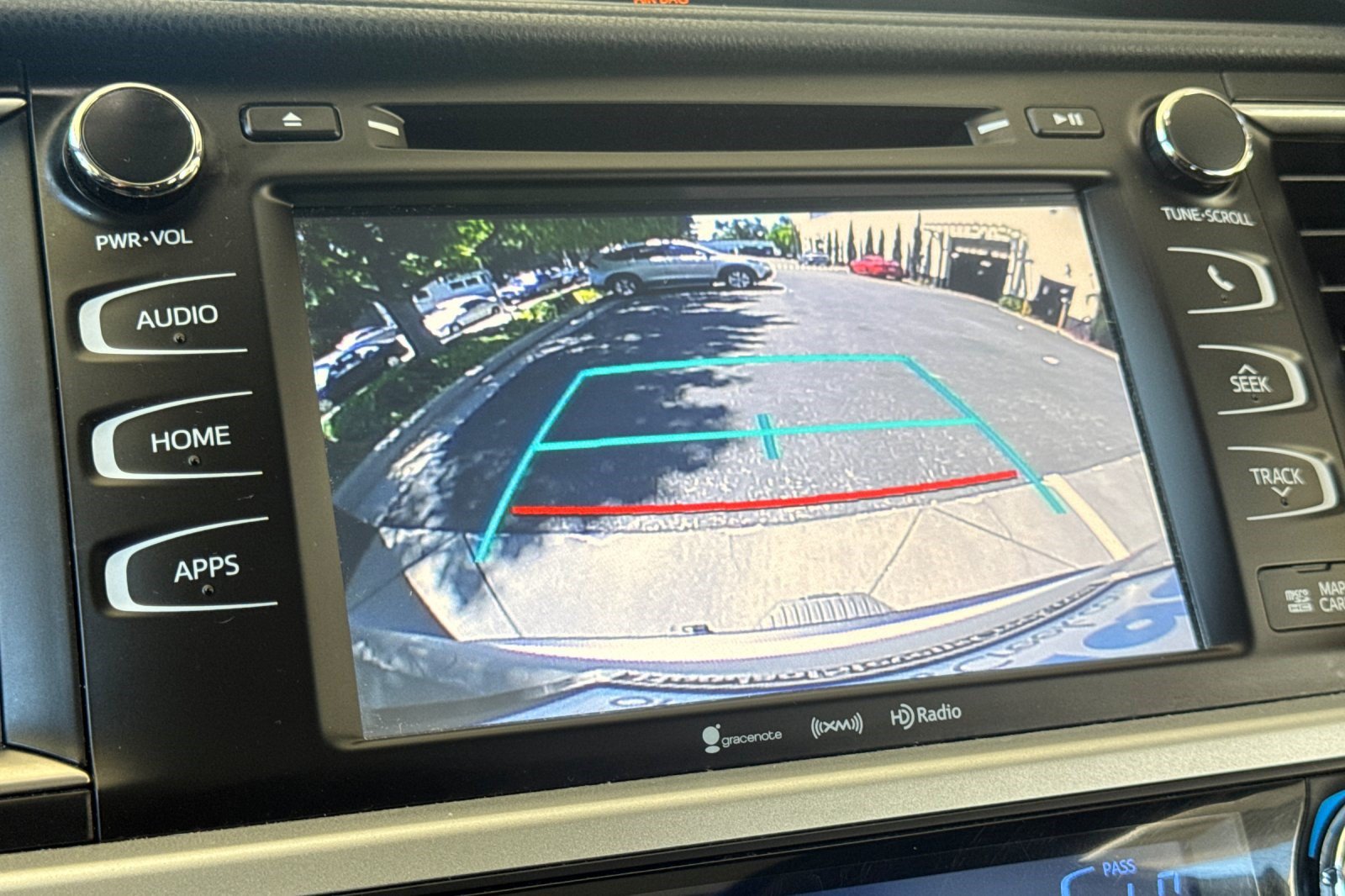 Used 2019 Toyota Highlander SE AWD/4WD image 21