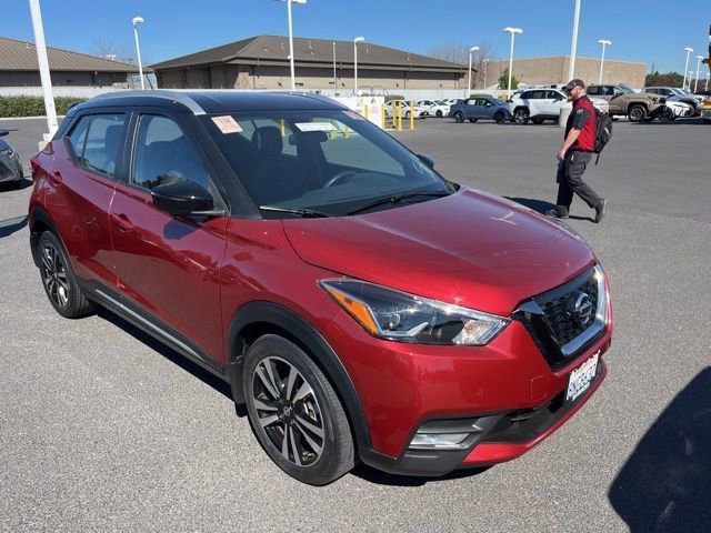 Used 2019 Nissan Kicks SR w/ SR Premium Package image 3