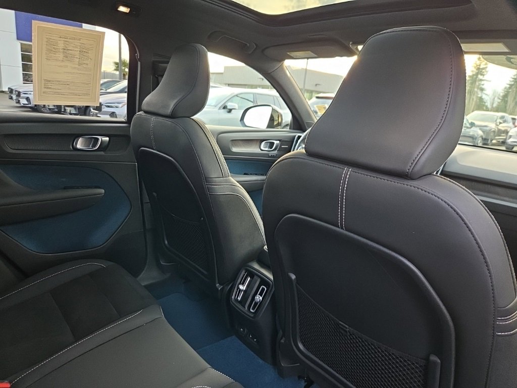 Certified 2023 Volvo XC40 Recharge Ultimate image 8
