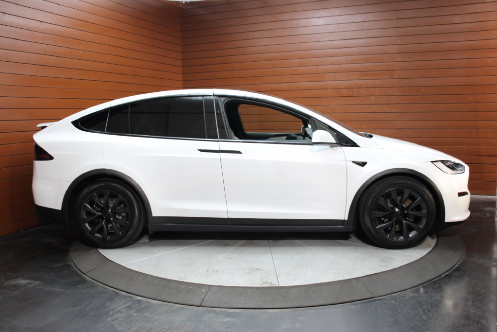 Used 2023 Tesla Model X AWD/4WD image 34