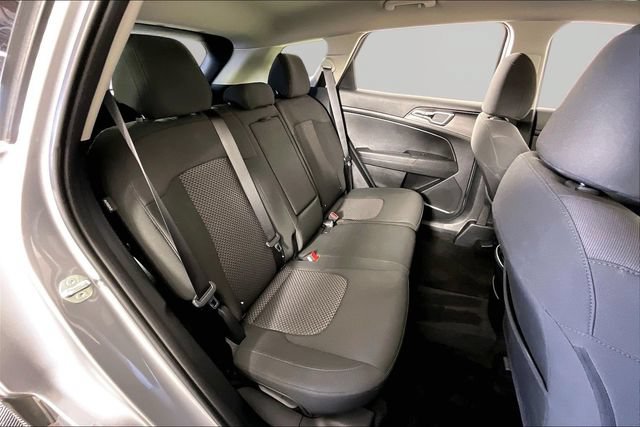 Used 2025 Kia Sportage LX FWD image 23