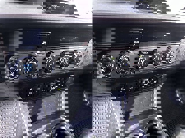 Used 2019 Toyota Tacoma TRD Sport w/ Technology Package image 17