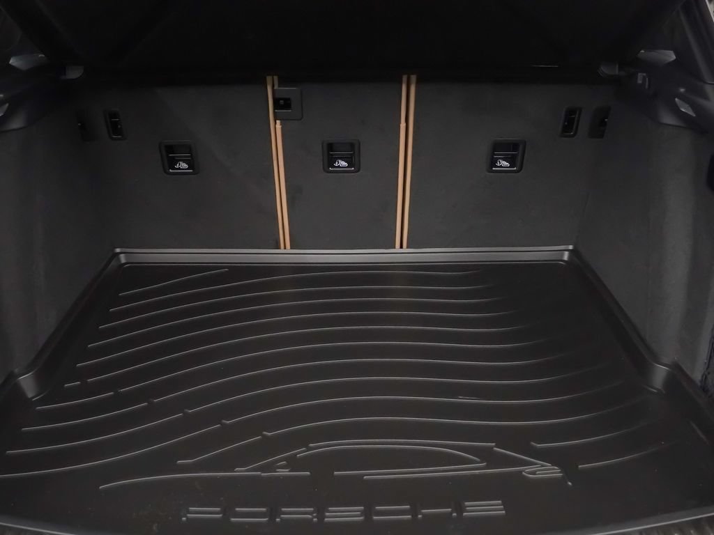 Certified 2026 Porsche Macan S AWD/4WD image 13
