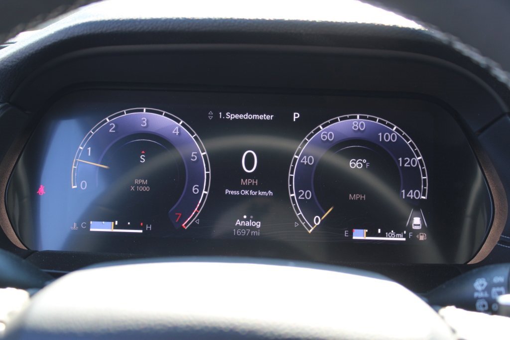 Used 2025 Jeep Grand Cherokee Laredo w/ Luxury Tech Group I image 16