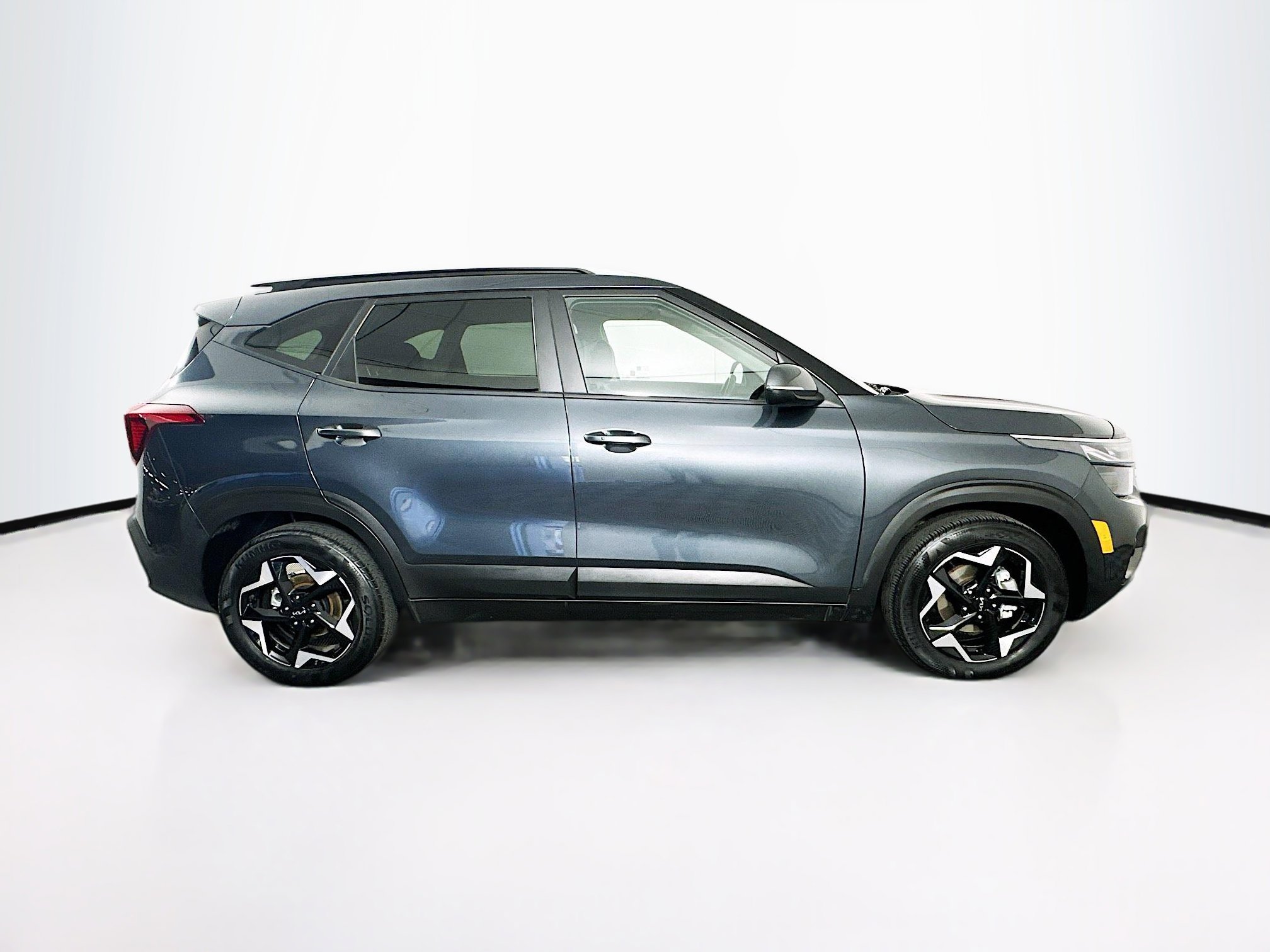 Used 2025 Kia Seltos S FWD image 10