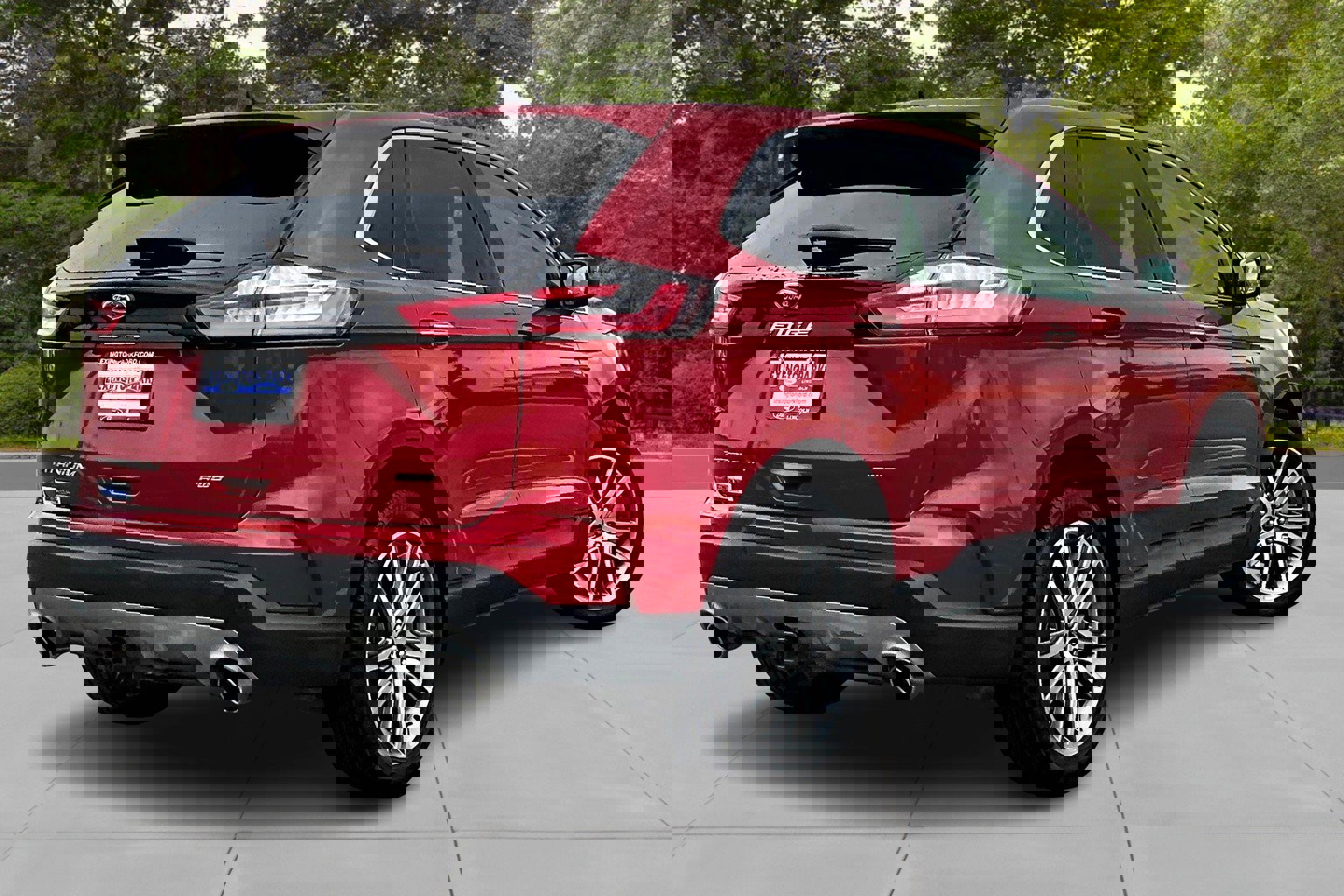 Used 2023 Ford Edge Titanium w/ Class II Trailer Tow Package AWD/4WD image 5