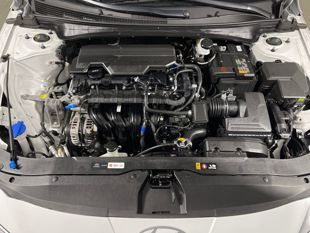 Certified 2025 Hyundai Elantra SEL image 9