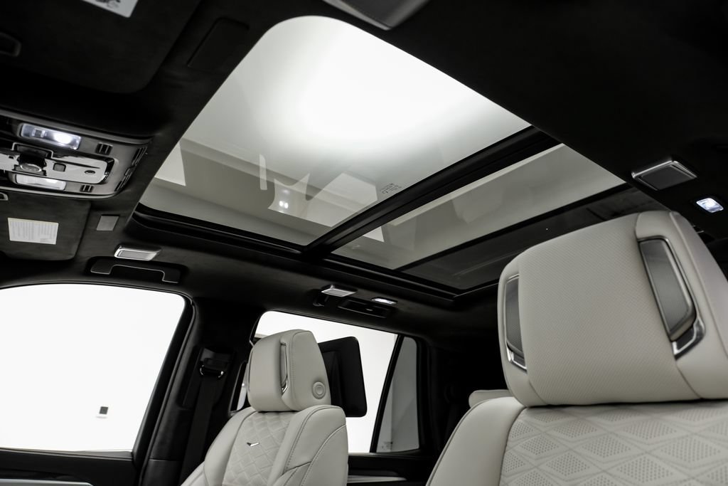 Used 2026 Cadillac Escalade V w/ LPO, ONYX Package AWD/4WD image 9