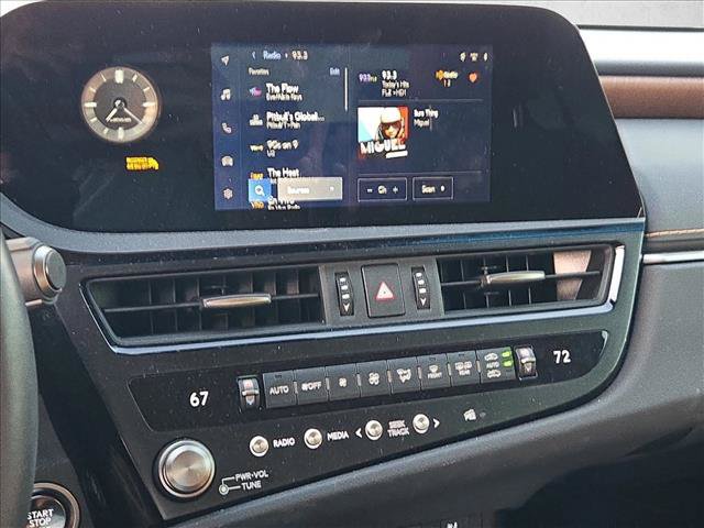 Used 2025 Lexus ES 350 w/ Premium Package FWD image 12