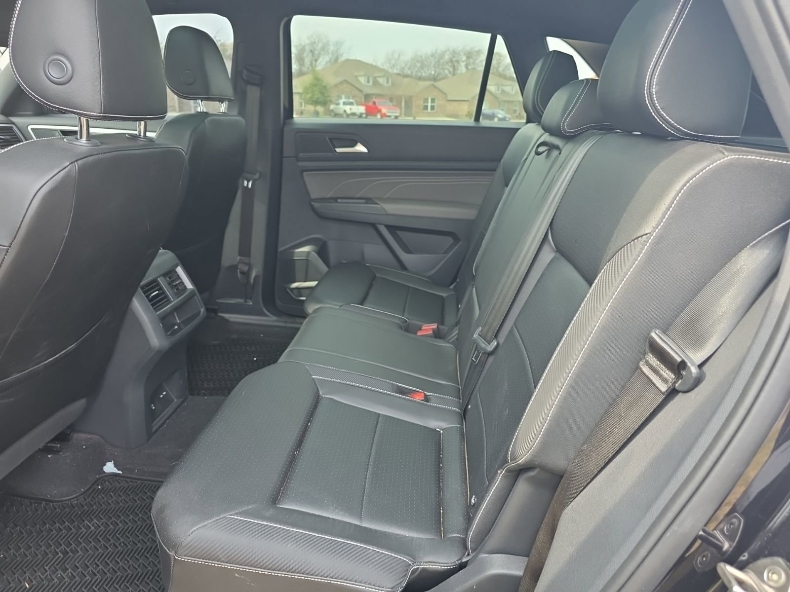 Used 2022 Volkswagen Atlas Cross Sport SEL R-Line image 9