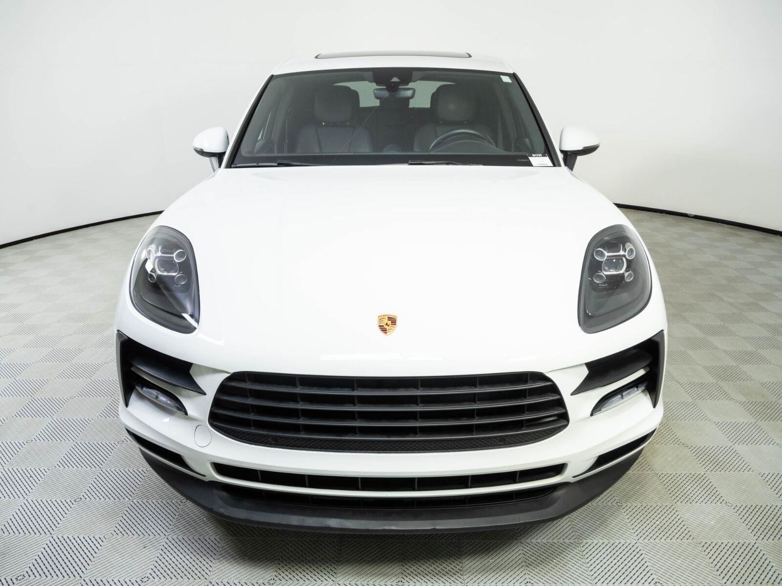 Used 2021 Porsche Macan AWD/4WD image 34