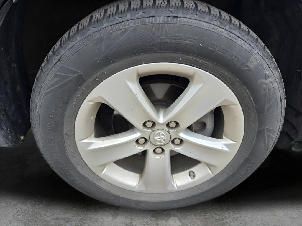 Used 2013 Toyota RAV4 XLE AWD/4WD image 18