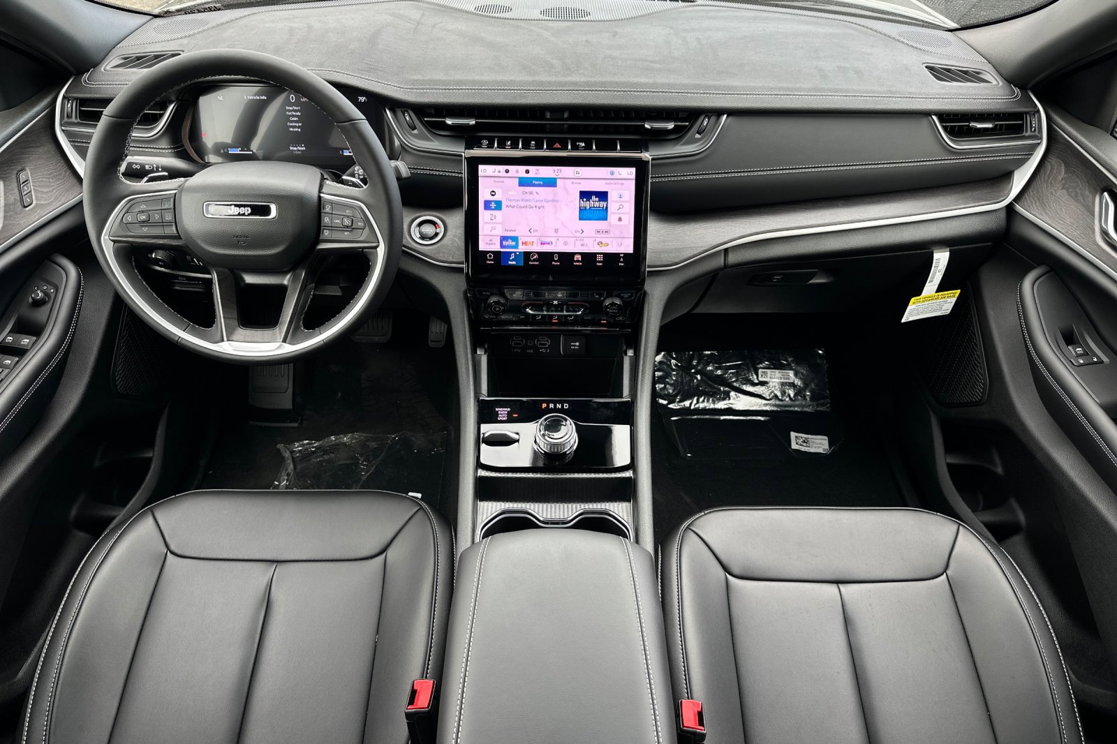 New 2025 Jeep Grand Cherokee L Limited w/ Black Appearance Package image 12