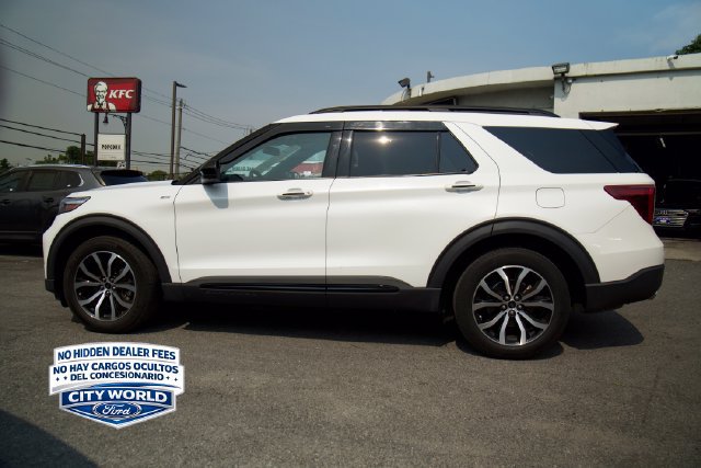 Certified 2022 Ford Explorer ST-Line AWD/4WD image 6