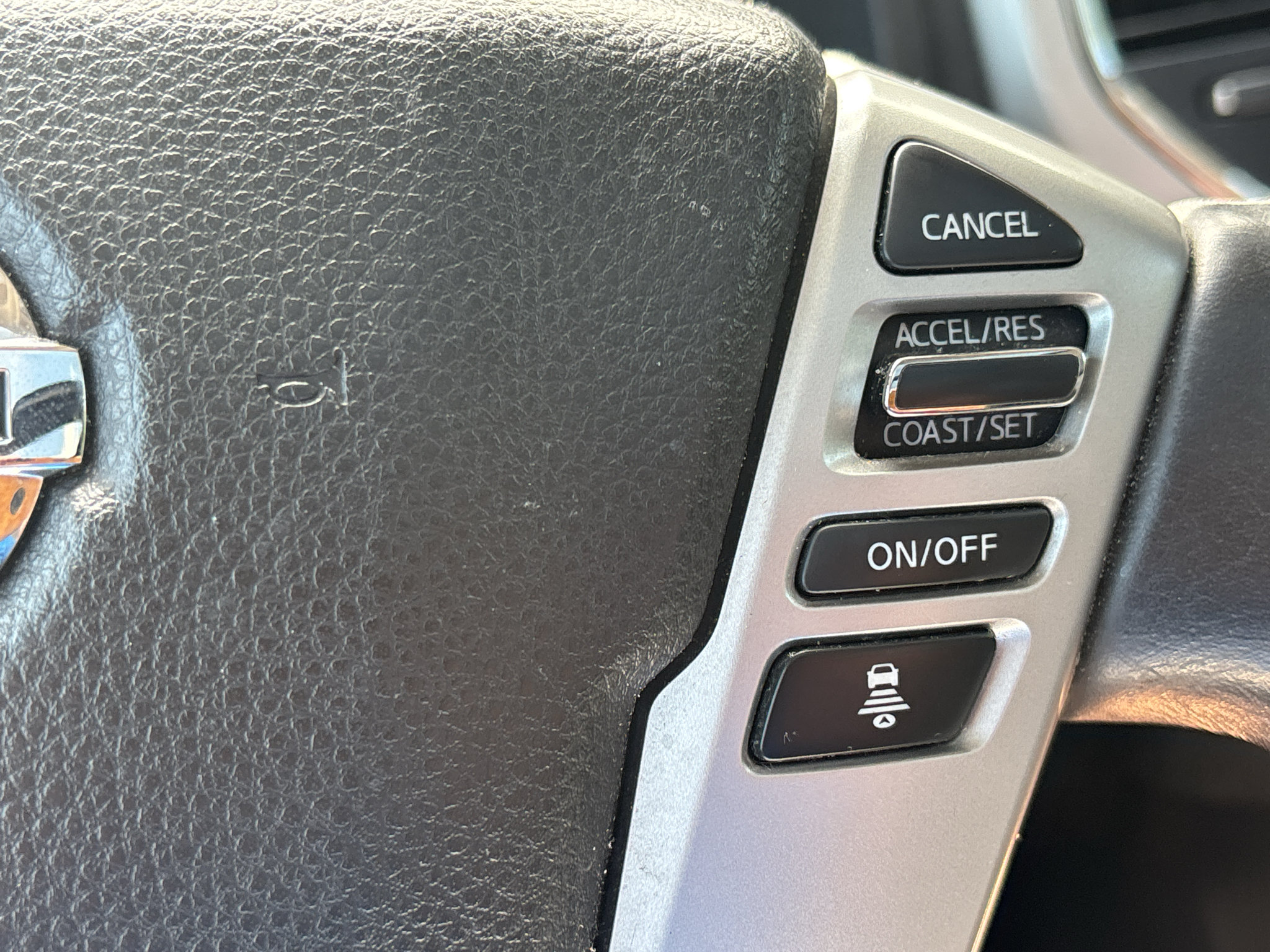Used 2021 Nissan Titan SL w/ Moonroof Package RWD image 10