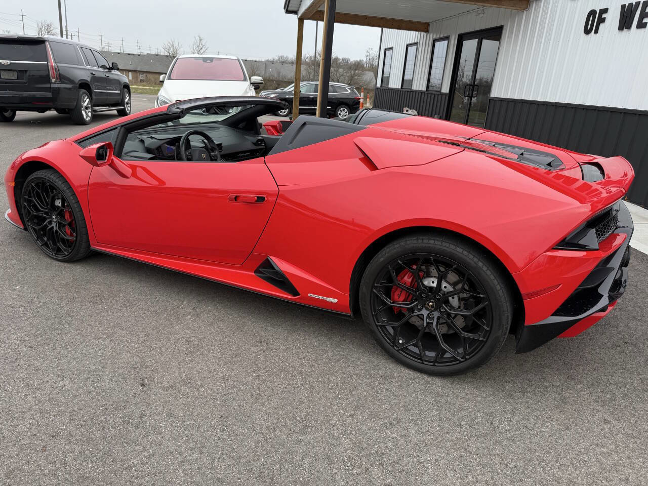 Used 2020 Lamborghini Huracan EVO image 17