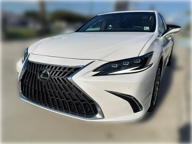 Used 2025 Lexus ES 300h Ultra Luxury w/ Accessory Package (Z1) FWD image 4