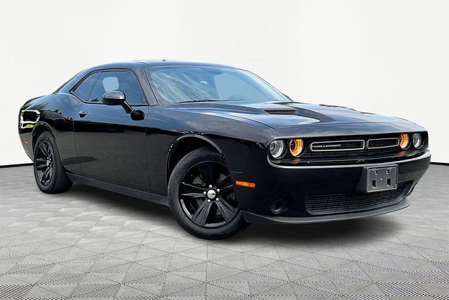 Used 2015 Dodge Challenger SXT