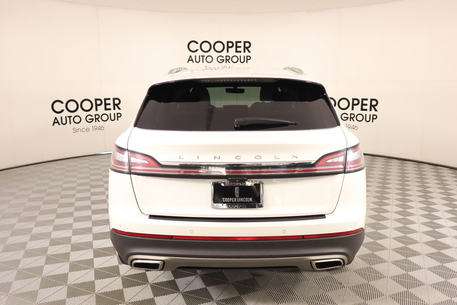 Used 2023 Lincoln Nautilus Reserve image 22