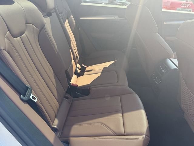 Certified 2025 Audi Q5 2.0T Premium w/ Convenience Plus Package image 32