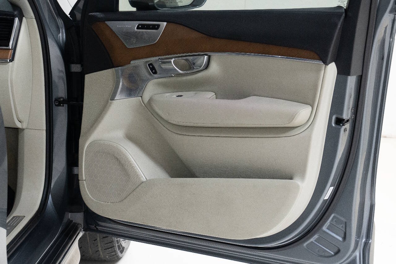 Used 2016 Volvo XC90 T6 Inscription w/ Vision Package AWD/4WD image 24