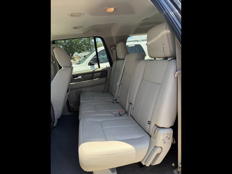 Used 2011 Ford Expedition EL XLT RWD image 12