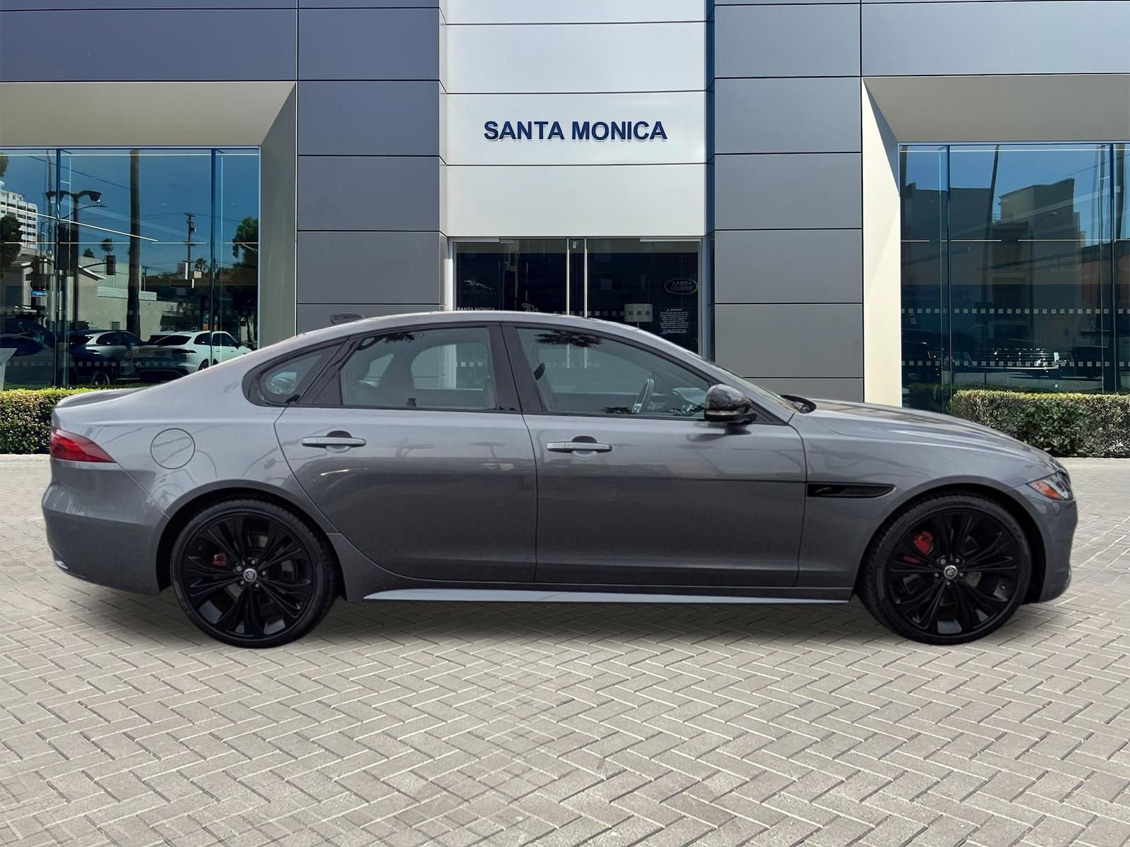 Used 2024 Jaguar XF R-Dynamic SE image 4