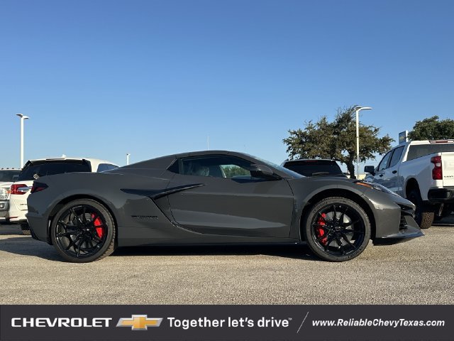 New 2027 Chevrolet Corvette Grand Sport w/ Z52 Sport Performance Package RWD image 3