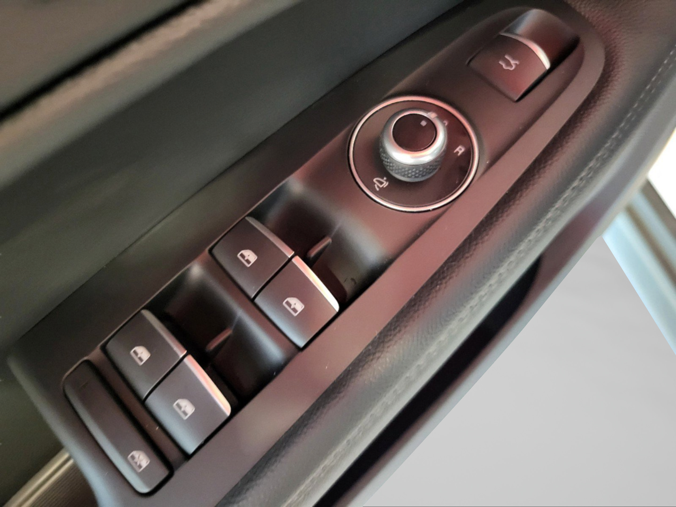 New 2025 Alfa Romeo Stelvio Sprint AWD/4WD image 14