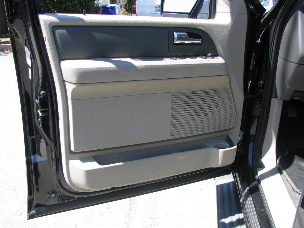 Used 2010 Ford Expedition XLT AWD/4WD image 8