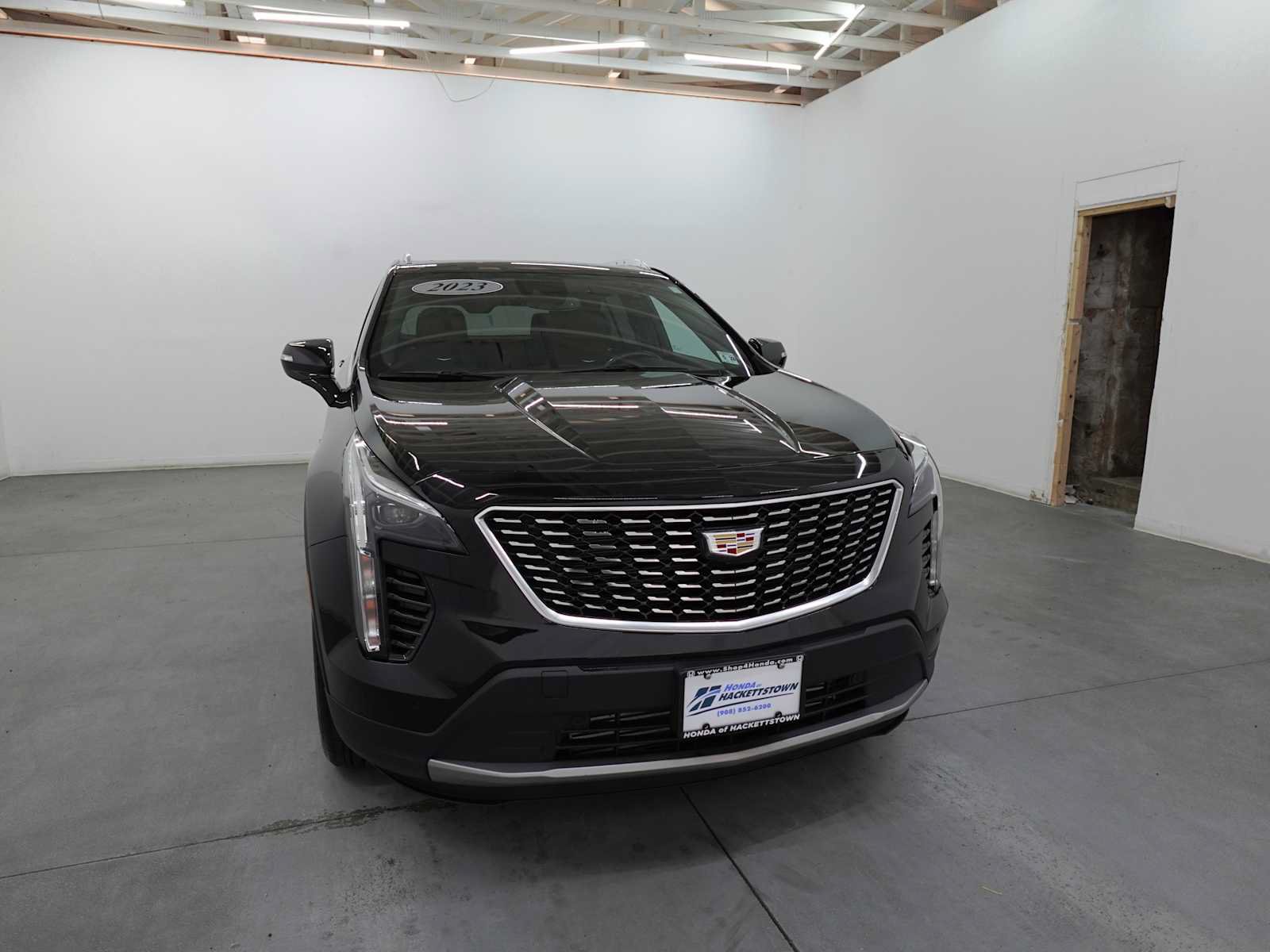 Used 2023 Cadillac XT4 Premium Luxury AWD/4WD image 3