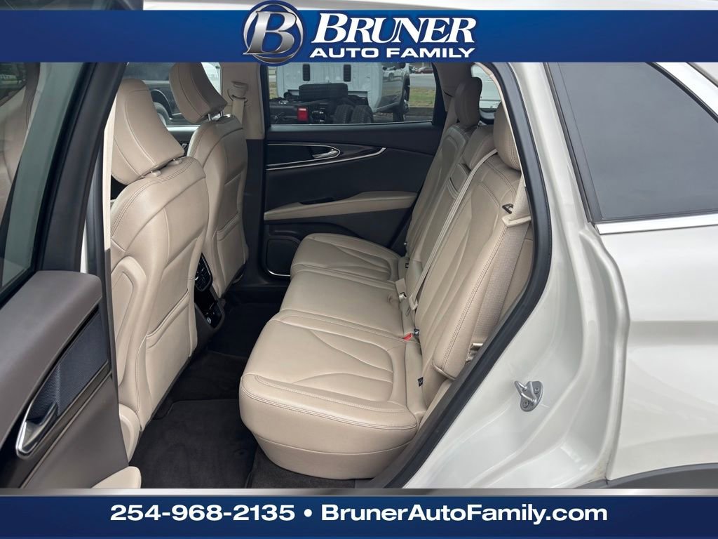 Used 2023 Lincoln Nautilus FWD w/ Premium Package image 14