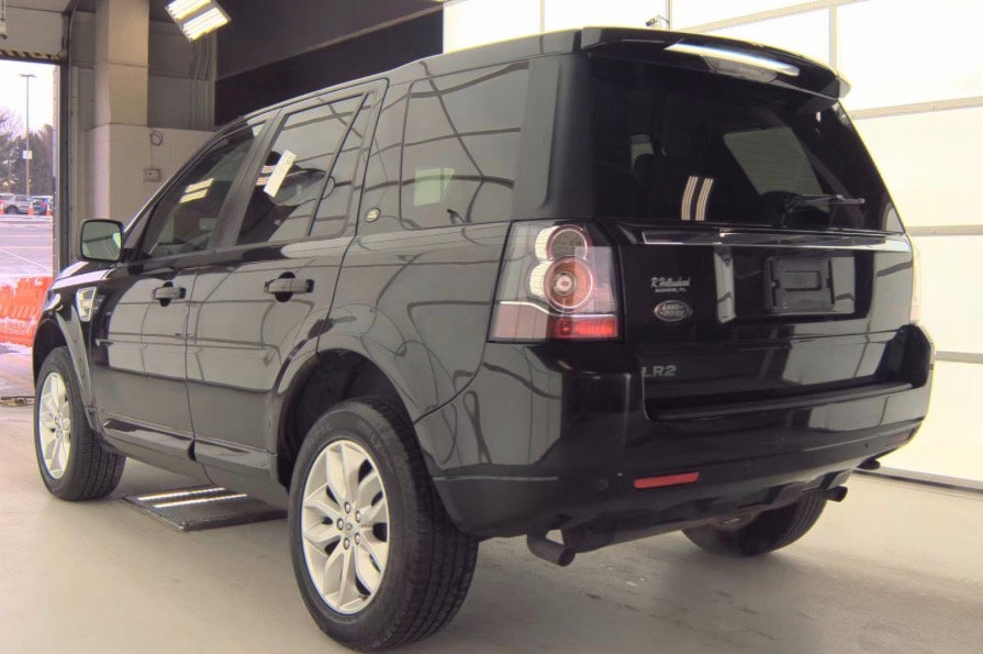 Used 2013 Land Rover LR2 image 3