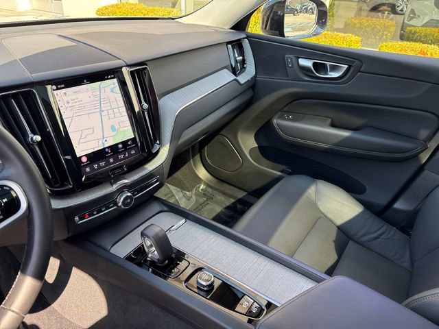 Used 2025 Volvo XC60 B5 Plus AWD/4WD image 19