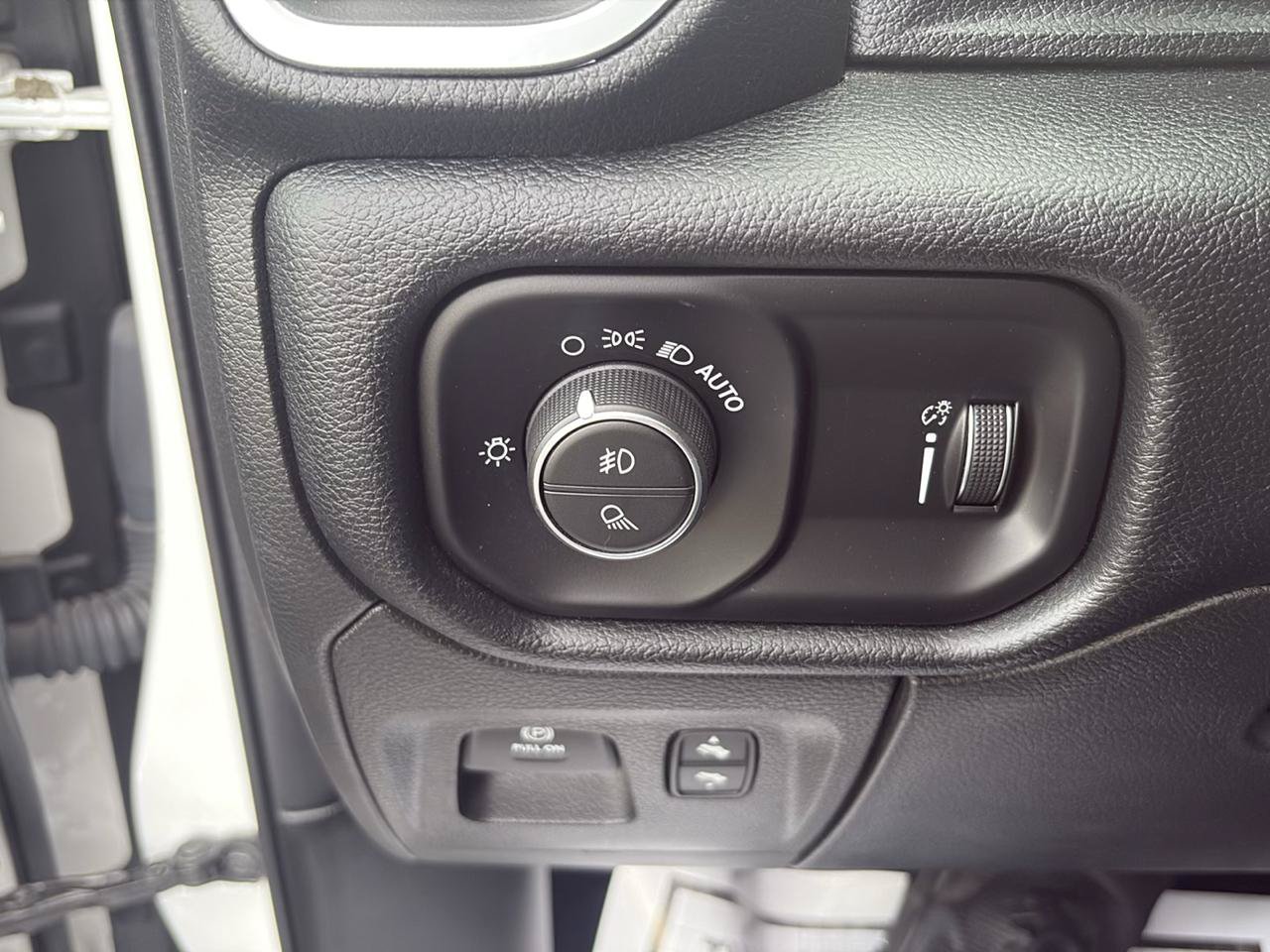 Used 2020 RAM 1500 Big Horn AWD/4WD image 22