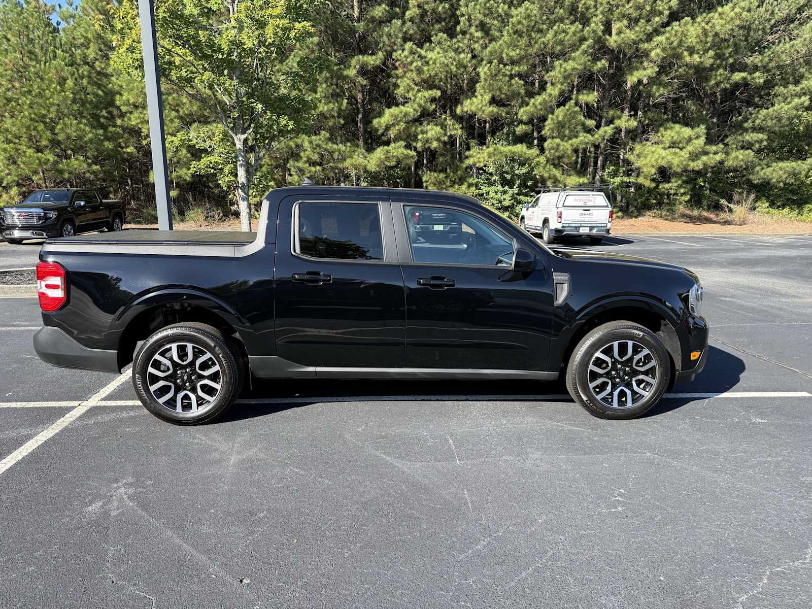 Used 2023 Ford Maverick Lariat FWD image 3