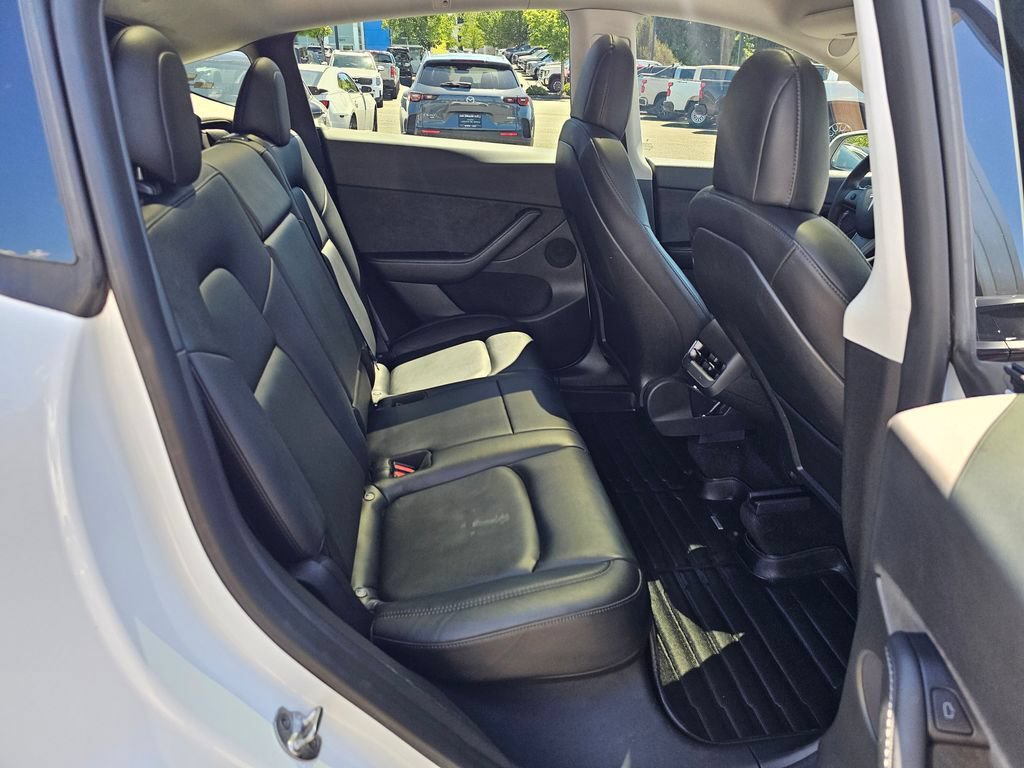 Used 2022 Tesla Model Y Performance AWD/4WD image 26