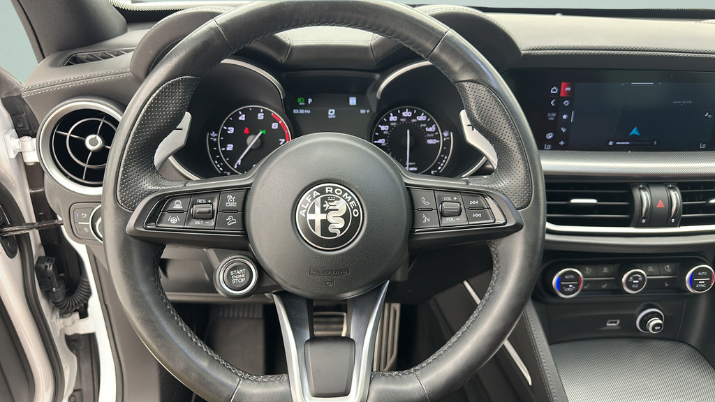 Used 2023 Alfa Romeo Stelvio Veloce AWD/4WD image 16