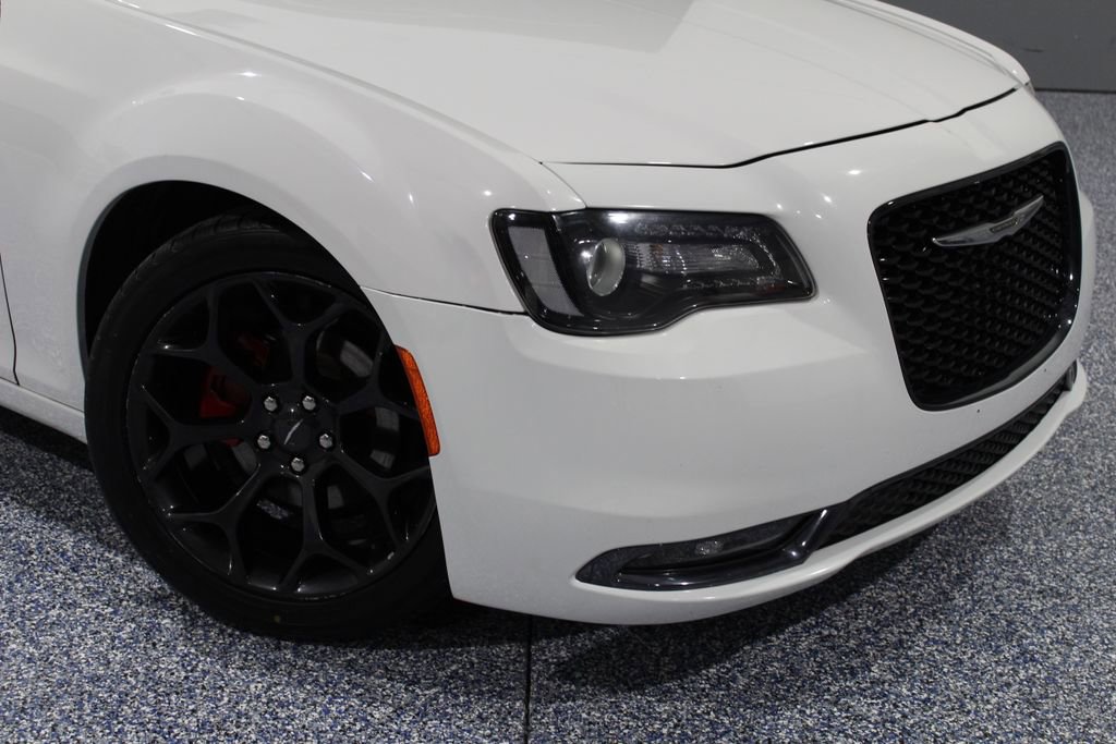 Used 2019 Chrysler 300 S image 2