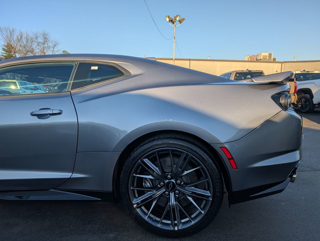 Used 2022 Chevrolet Camaro ZL1 image 4