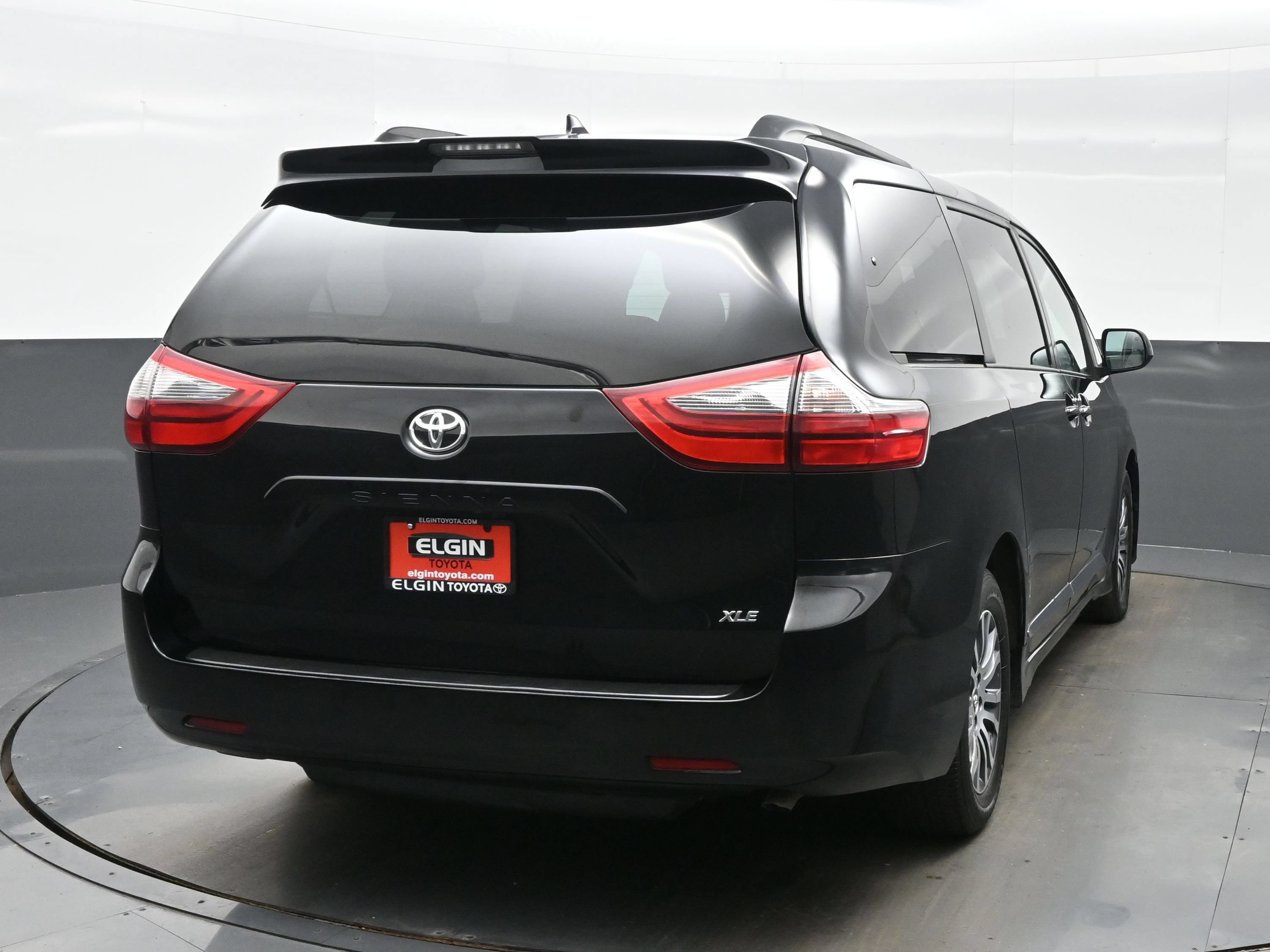 Used 2020 Toyota Sienna XLE FWD image 5