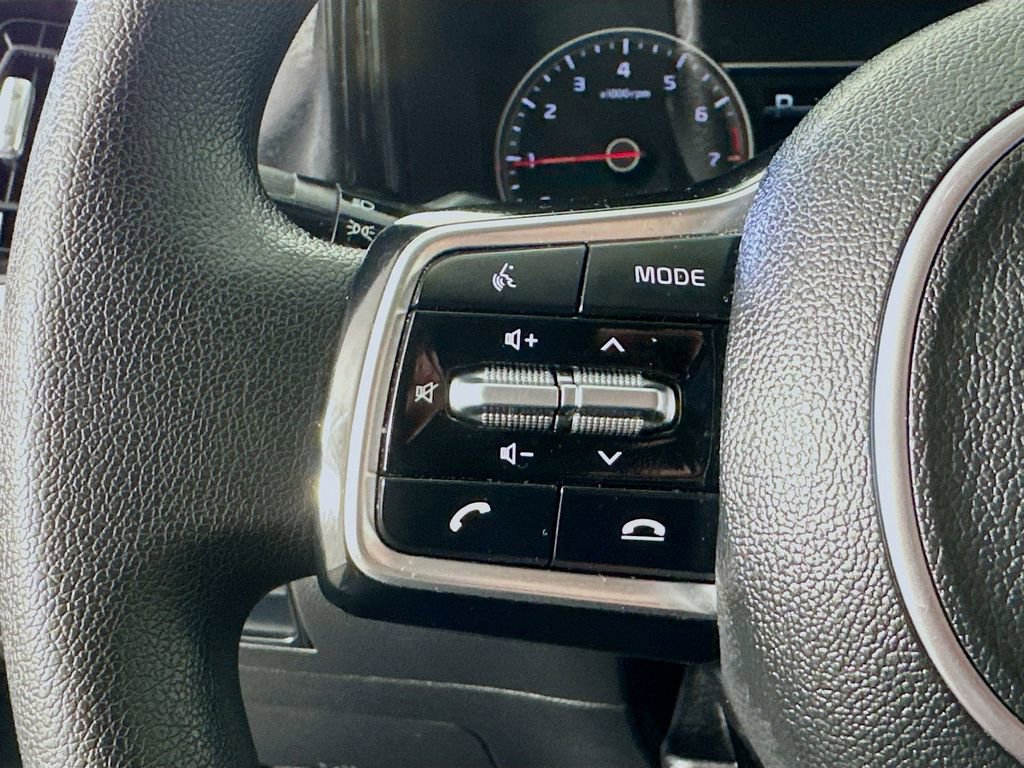 Certified 2023 Kia Sorento LX AWD/4WD image 9