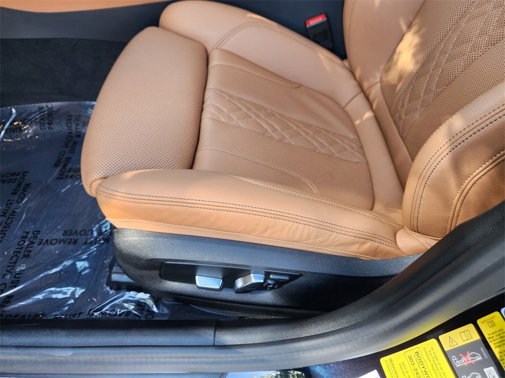 Used 2022 BMW 530e xDrive 530e iPerformance w/ M Sport Package image 20