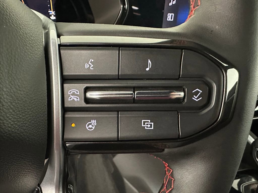 Used 2023 Chevrolet Colorado Z71 w/ Z71 Convenience Package 2 AWD/4WD image 13