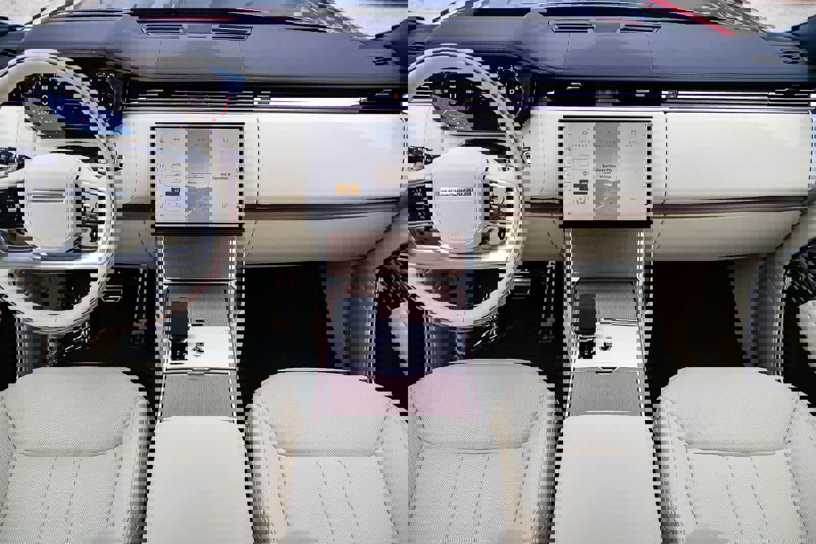 Used 2025 Land Rover Range Rover SE image 12