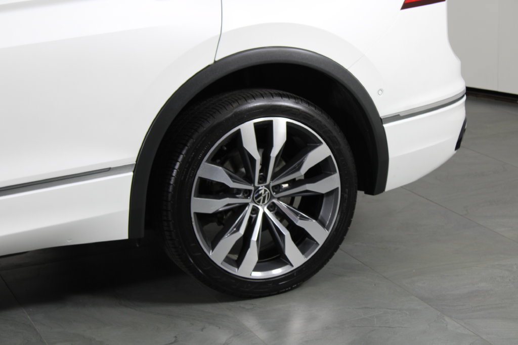 Used 2022 Volkswagen Tiguan SEL R-Line AWD/4WD image 13