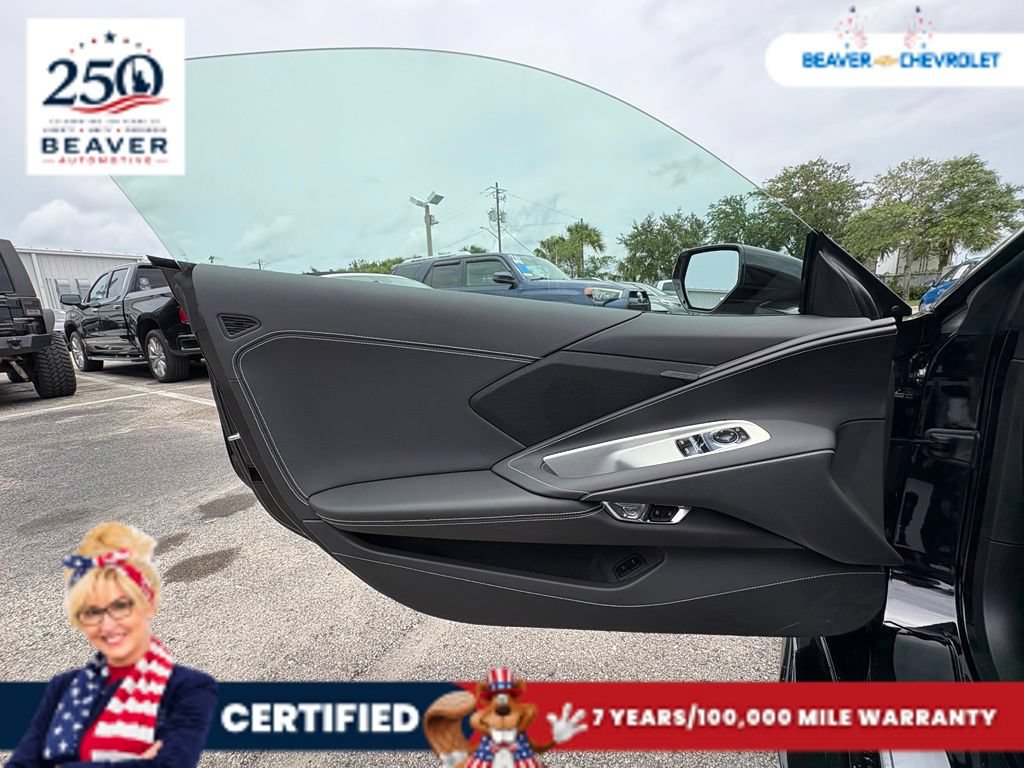 Used 2025 Chevrolet Corvette Z06 RWD image 30